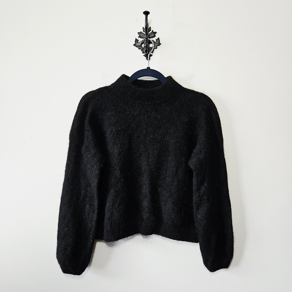 Banana Republic Wool Alpaca Relaxed Fit Balloon Sleeve Sweater Size M Pullover - Picture 2 of 5